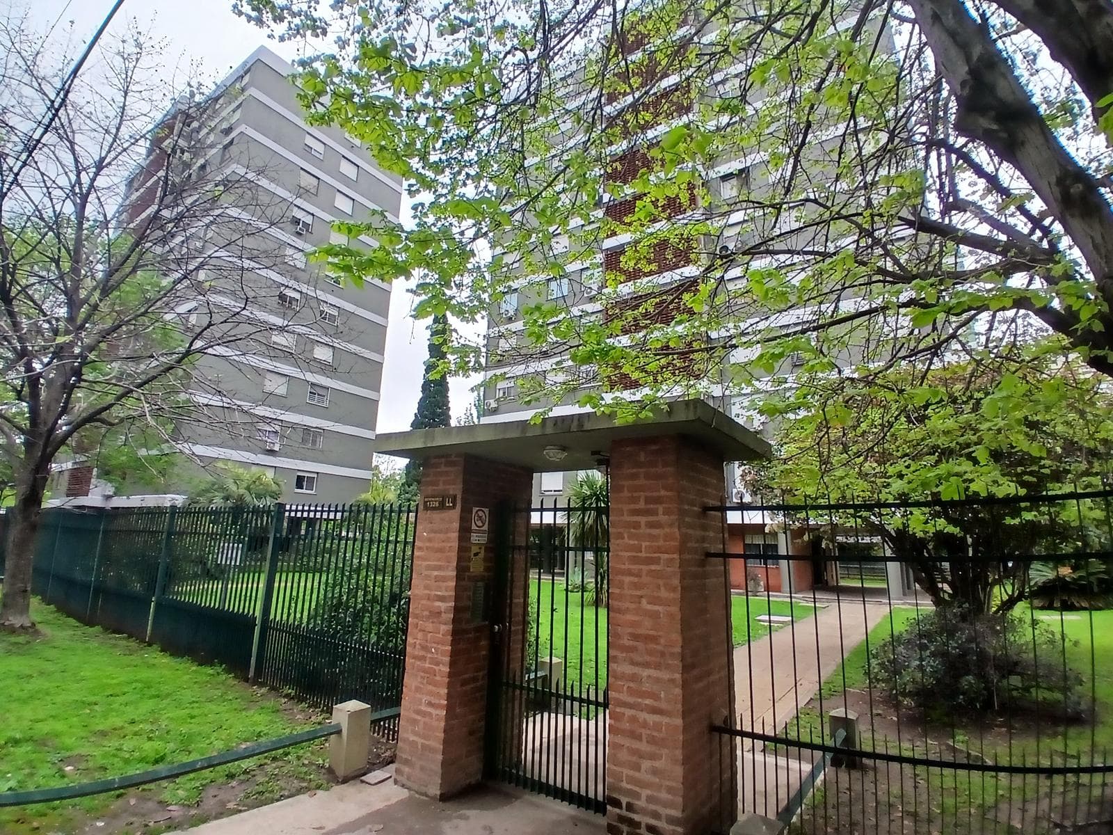 Impeccable 3-Bedroom Apartment in the Guemes Neighborhood of Avellaneda FOR SALE