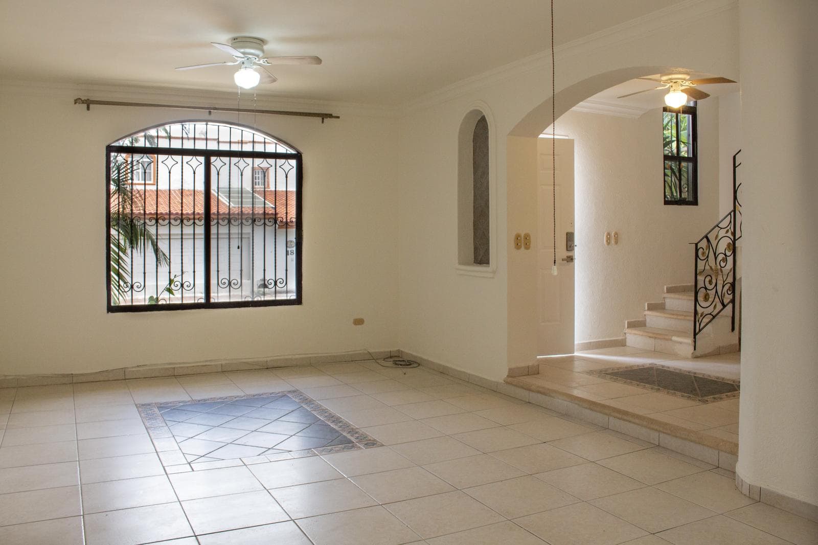 SPACIOUS FAMILY HOME FOR RENT JUST A FEW STEPS FROM THE BEACH