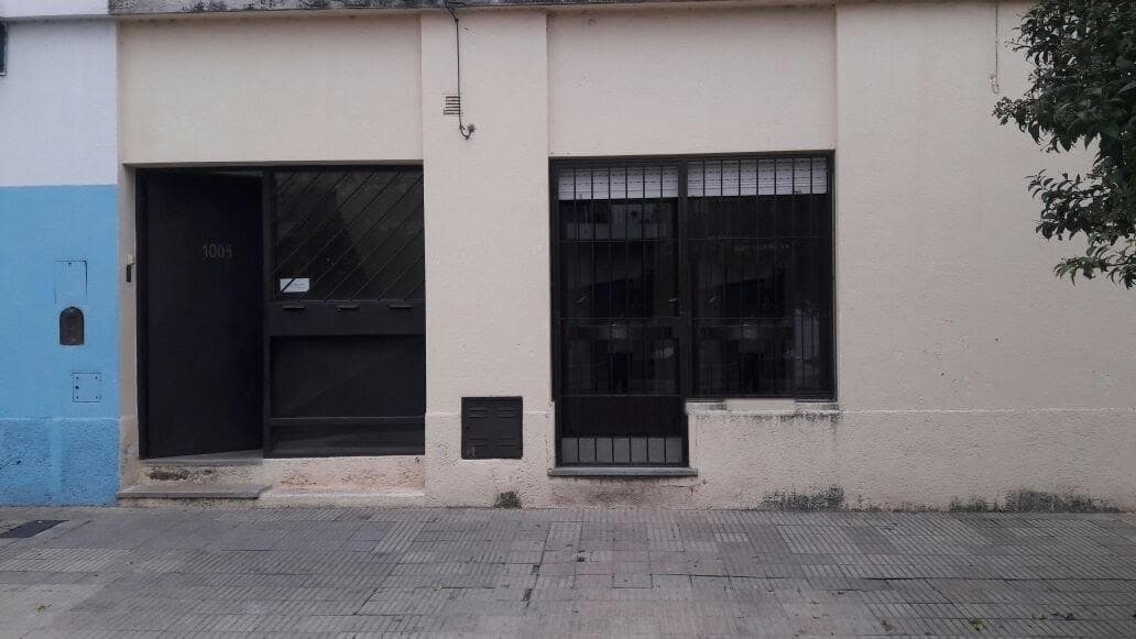 Departamento en PB, 2 dorm., 2 baños, patio y terraza – Pueyrredón – Apto crédito