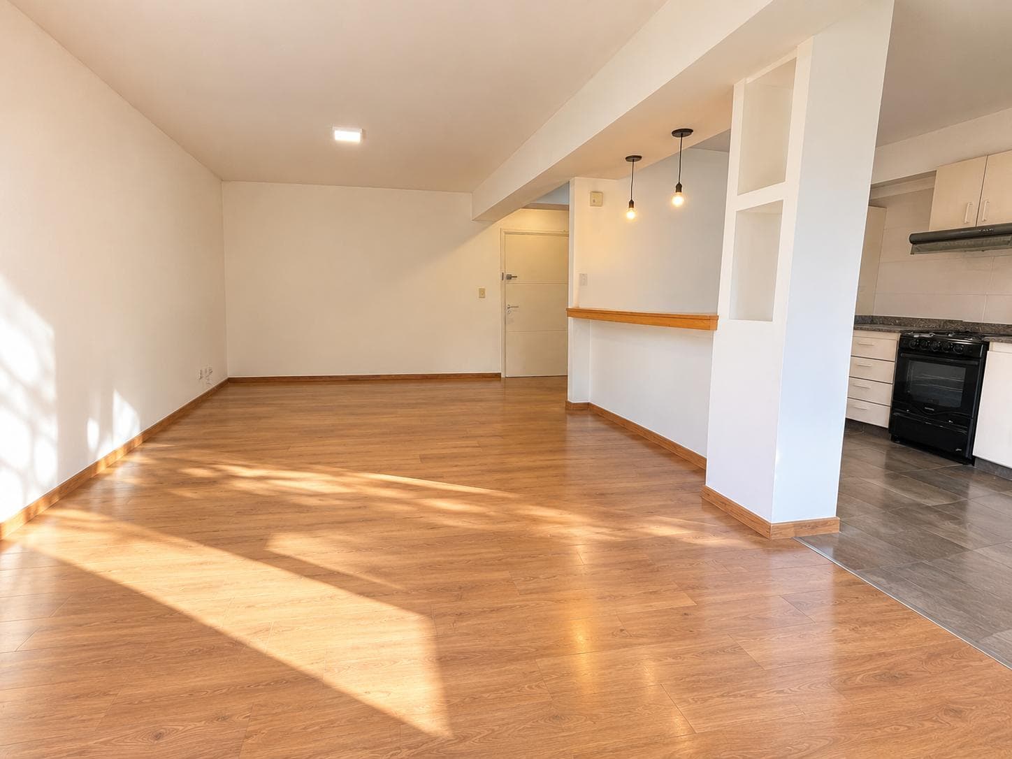Espectacular Departamento en Venta Godoy Cruz Frente a Plaza Biritos con Cochera y Balcón