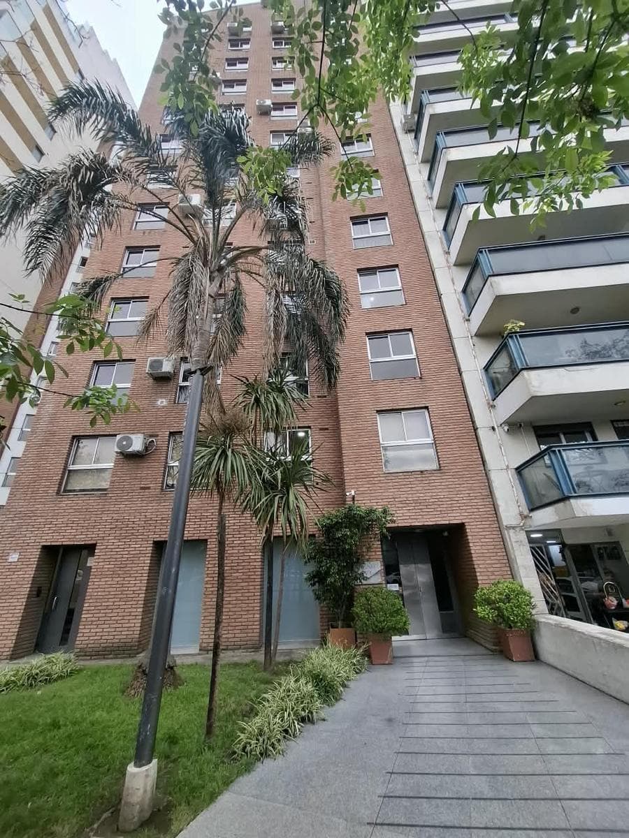 Depto en alquiler en Nva Cba Av Poeta Lugones 230 frente al Parque Sarmiento servicios activos!