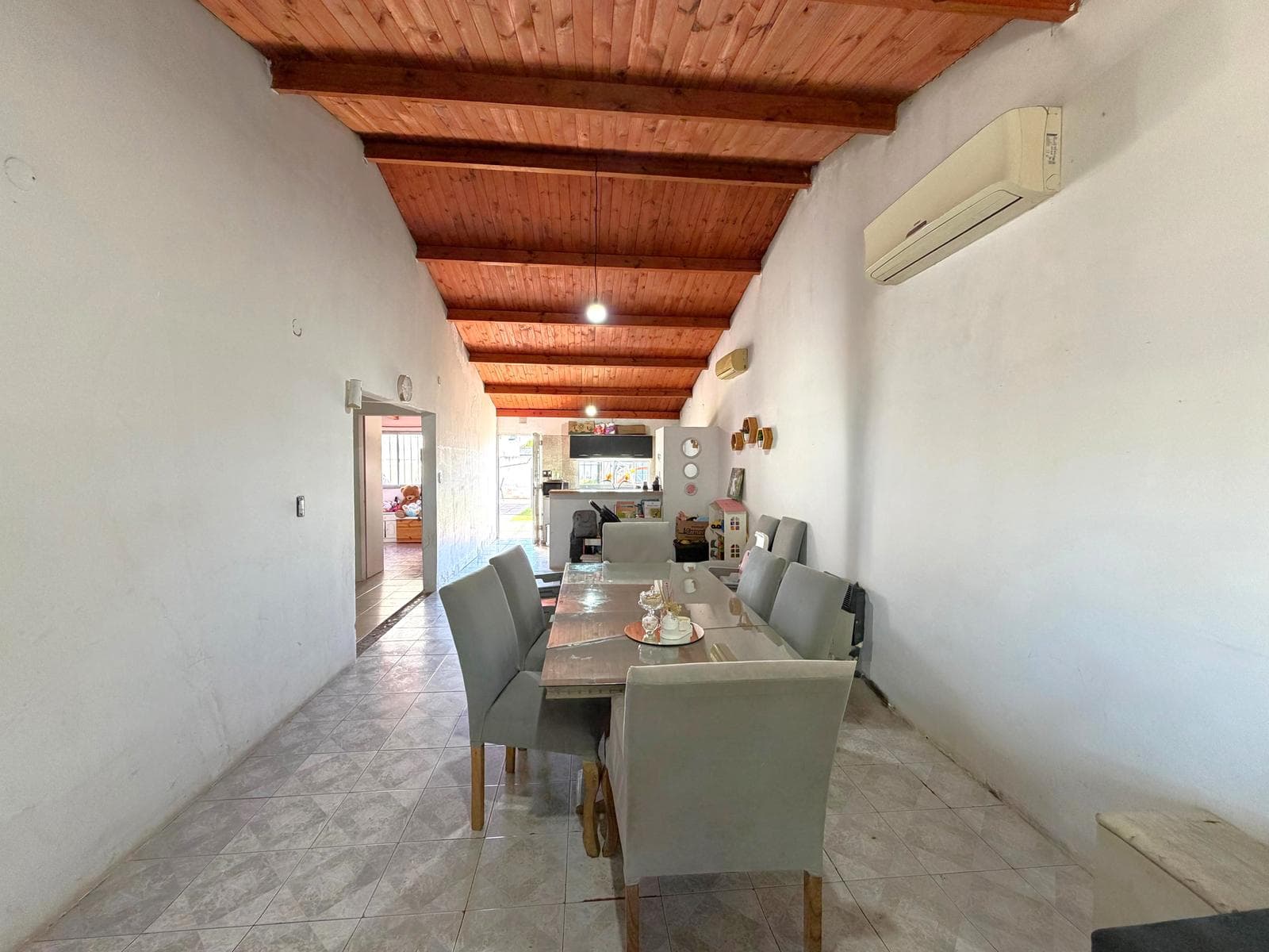 Casa de 2 Dormitorios, 2 Baños, Jardín y Parrillero - Garita 9, Funes
