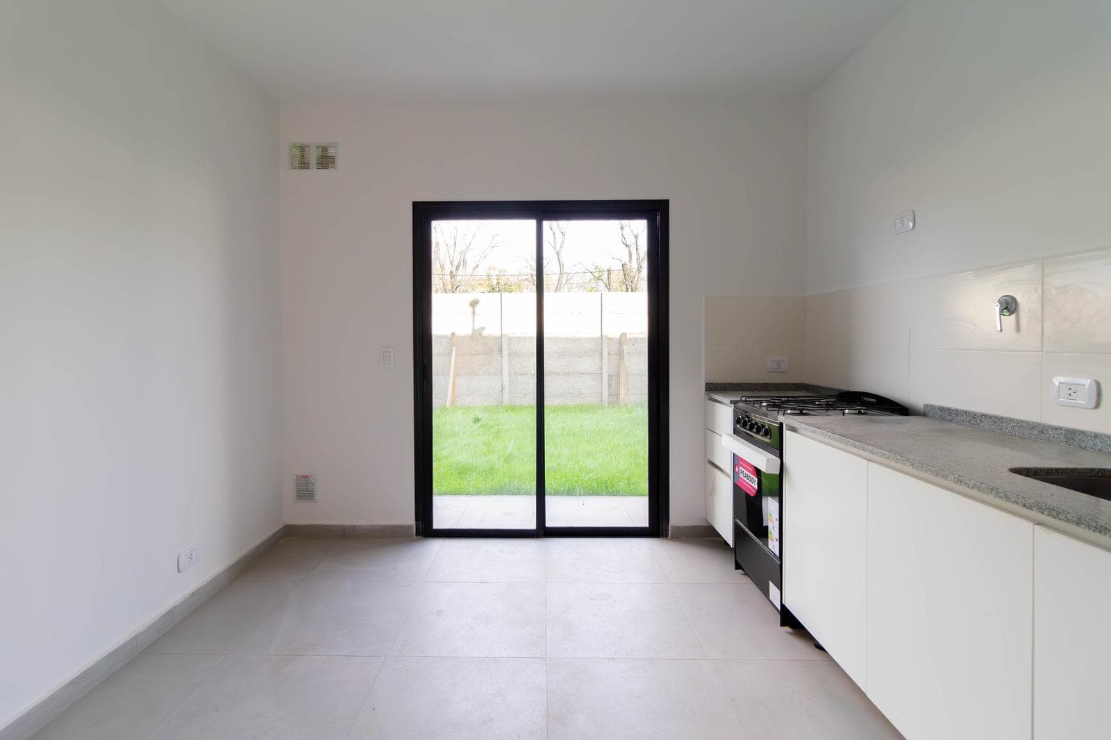 Dúplex 3 ambientes en venta en San Miguel