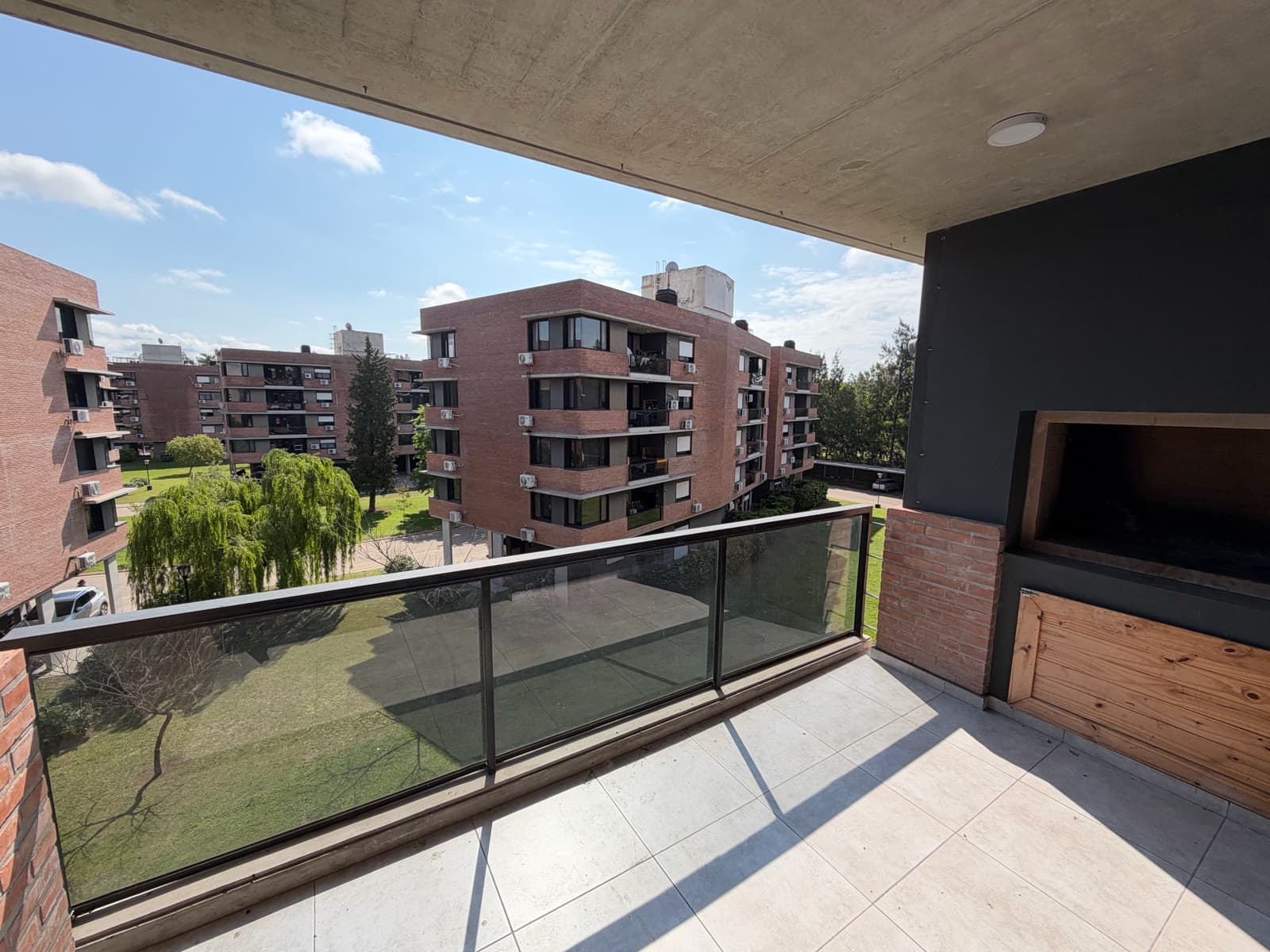 Departamento 2 Dormitorios, Balcón Con Parrillero Y Cochera - Palos Verdes, Fisherton