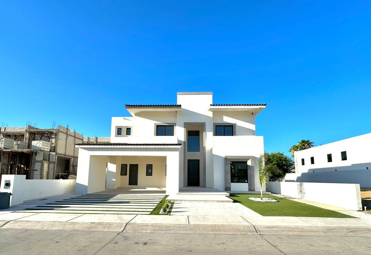 New Home for Sale in Los Lagos Residencial