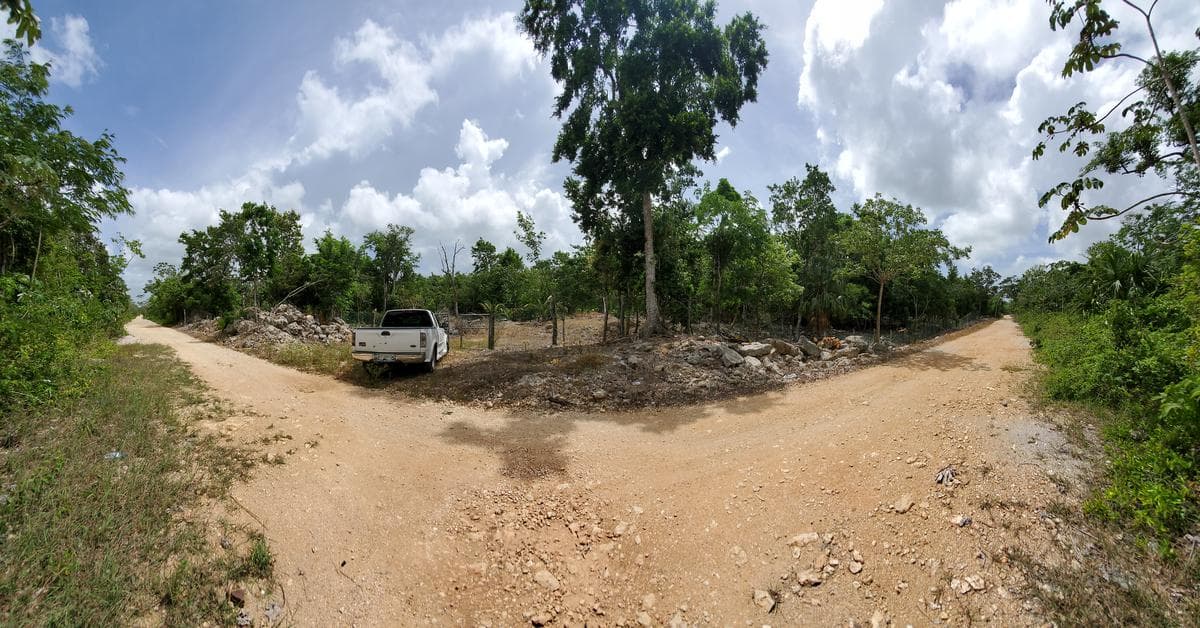 LAND FOR SALE NEXT TO XENOTES PARK—10 HECTARES—IN PLAYA DEL CARMEN