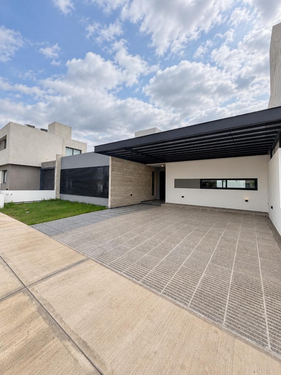 Vende Casa 3 Dormitorios en PB - San Ignacio Village - Gran Categoria