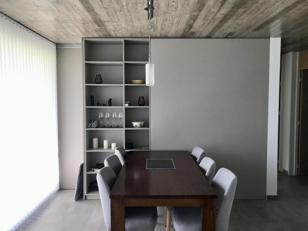 Apartment for rent in downtown City Bell. 474 at the corner of 14th. 2 bedrooms, garage. In impeccable condition