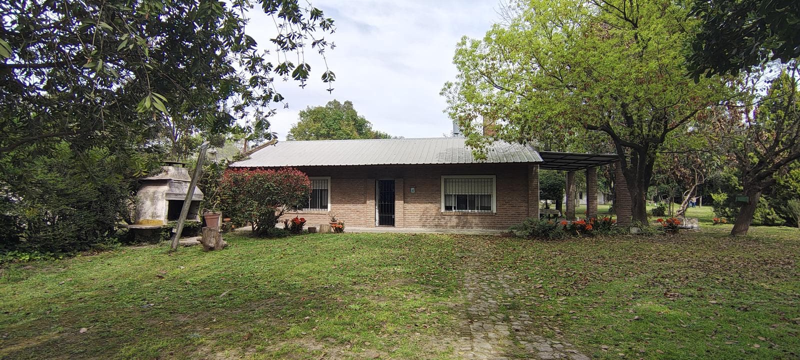 Venta Casa Quinta de 3 ambientes con 3.900mt de parque en Tristán Suarez