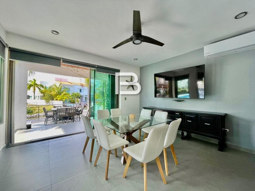Isla Dorada: Furnished House for Rent with a Dock