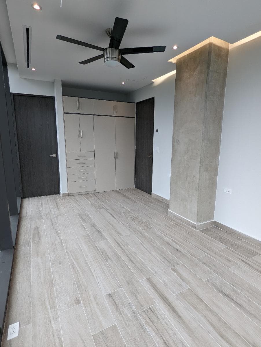 HOUSE FOR SALE IN MIRAVALLE