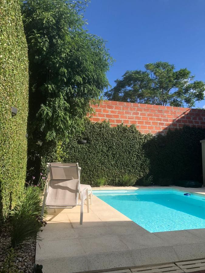 Wonderful house with a pool in the Lambertucci neighborhood, Escobar