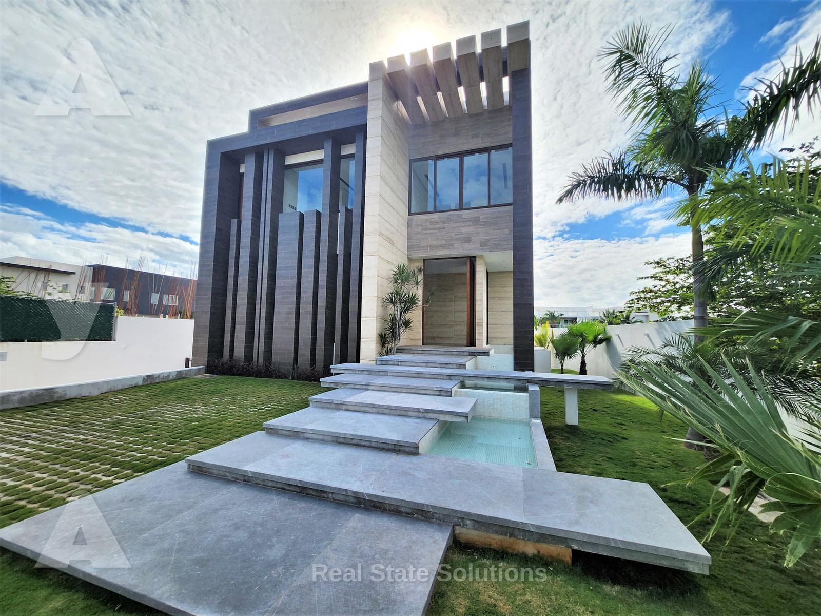 New Home for Sale, LUXURY, 5 Bedrooms, TV Room, Dock, Puerto Cancún Residential Complex.