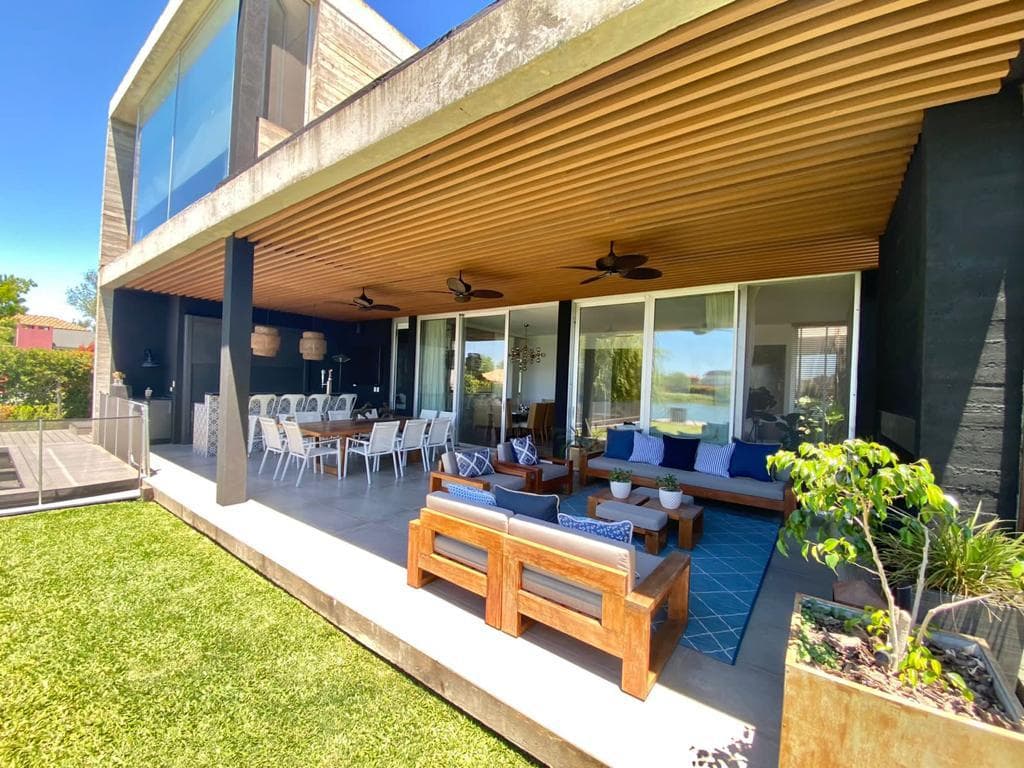 Modern House for Sale on the Water in the Barbarita Gated Community