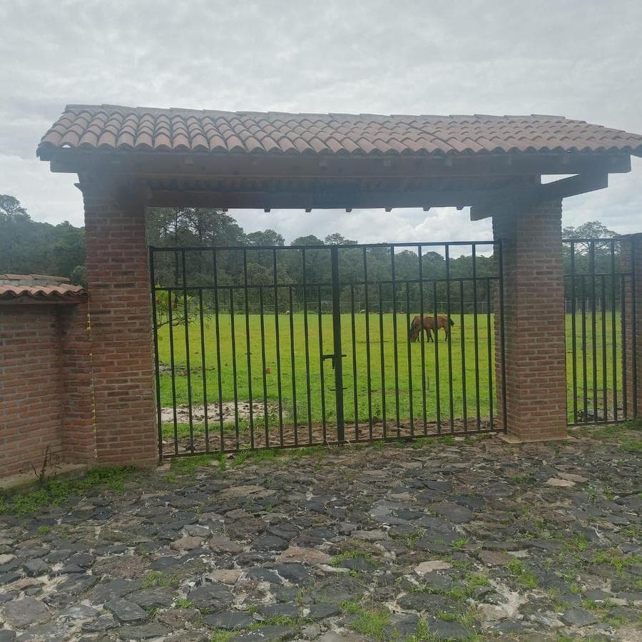 LAND FOR SALE IN VALLE DE BRAVO WITH ZONING CLASSIFICATION H.333.A