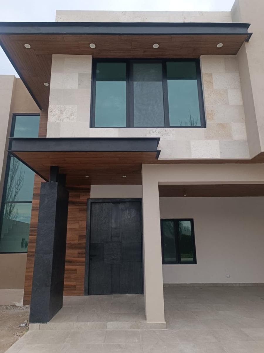 House for Sale in Alcazar de Segovia, North of Saltillo