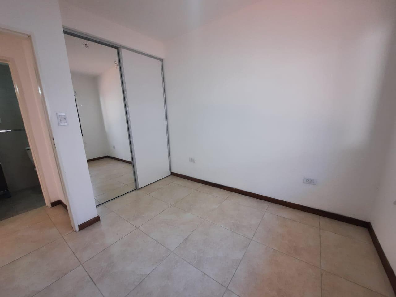 BRAND-NEW 2-ROOM APARTMENT FOR SALE IN QUILMES.