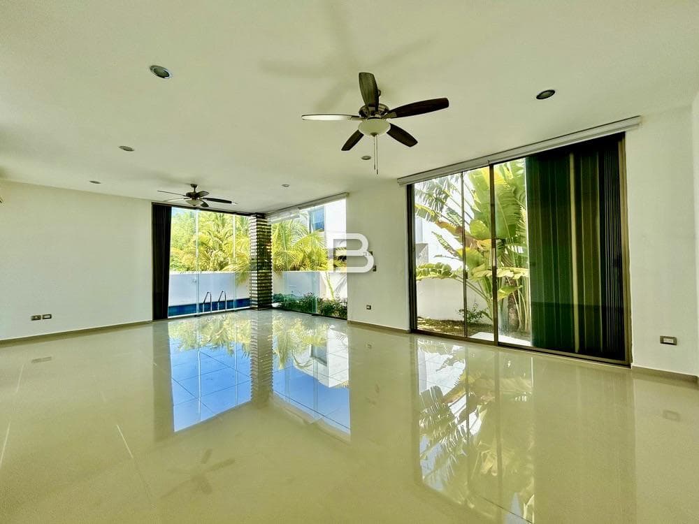 Isla Dorada: House for Sale—We Accept Mortgages
