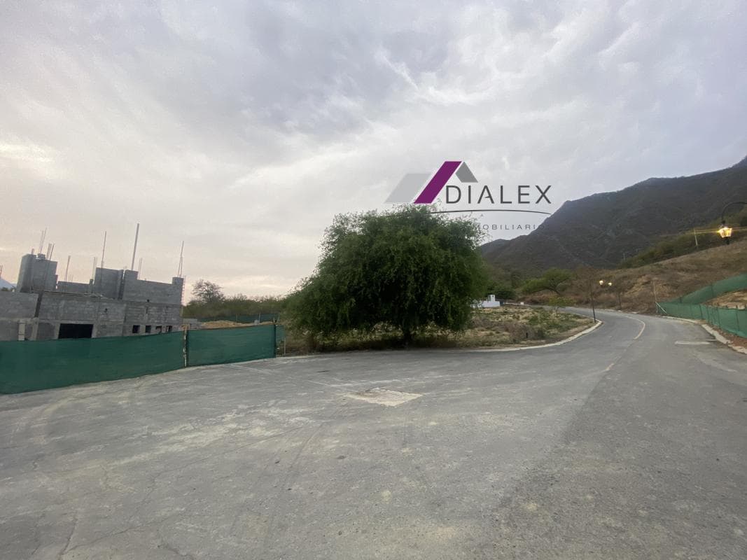 2,222 m² lot FOR SALE, Las Misiones Subdivision on Carretera Nacional, Santiago, Nuevo León.