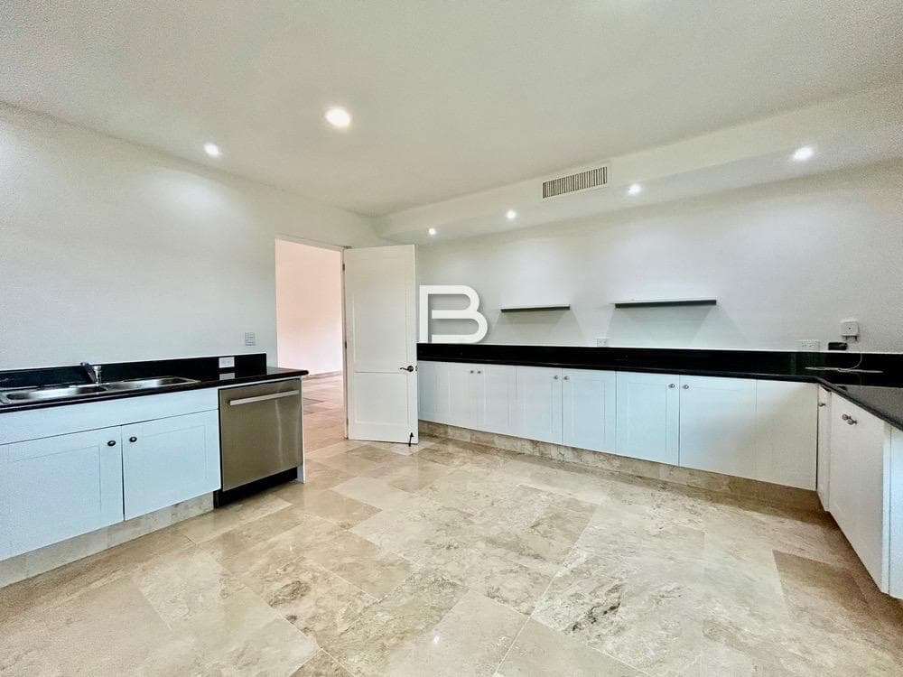 Isla Dorada Unfurnished Penthouse for Rent with a Dock