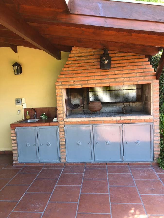 Wonderful house with a pool in the Lambertucci neighborhood, Escobar