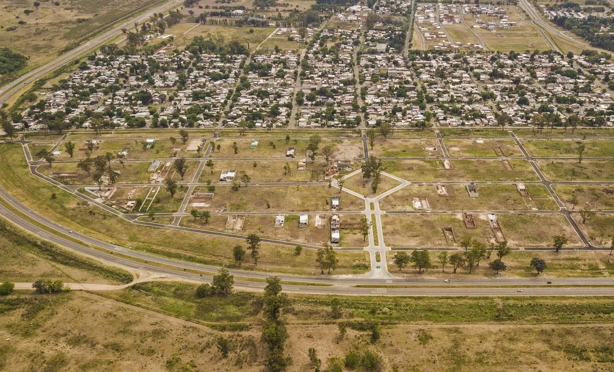 Lot for Sale in Campana, Puerta del Sol Neighborhood