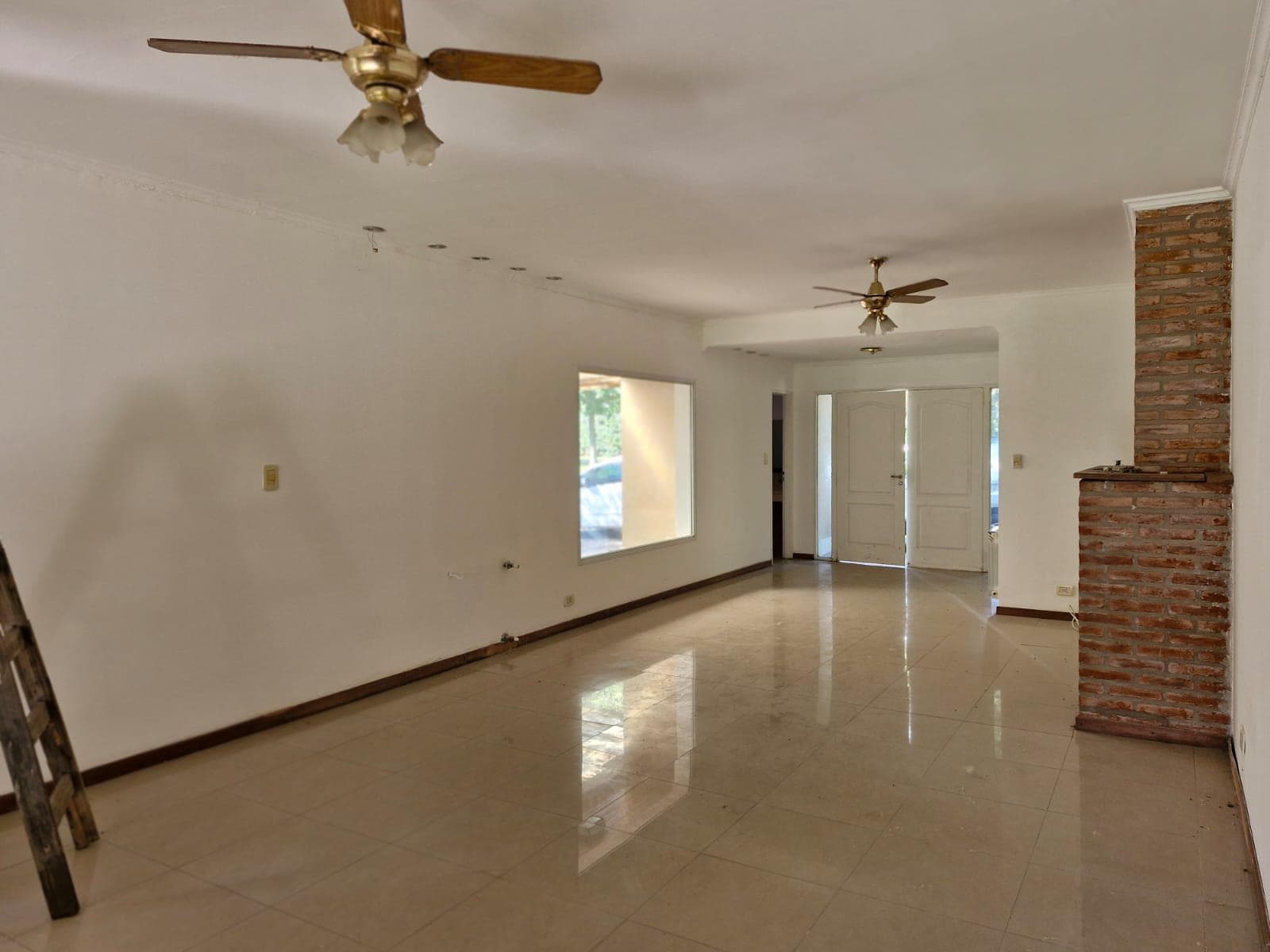 LNI 879 - Barrio Privado Bermudas - Casa en Venta - En planta baja