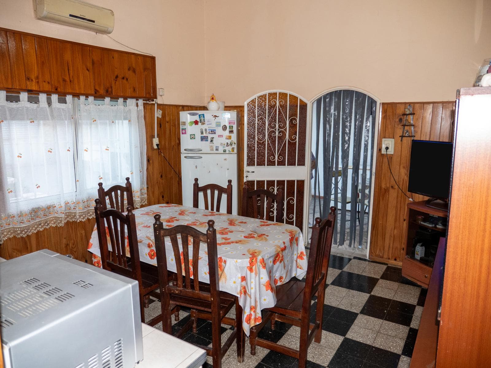 FOR SALE - 2 houses with garages on Route 9. Roldán