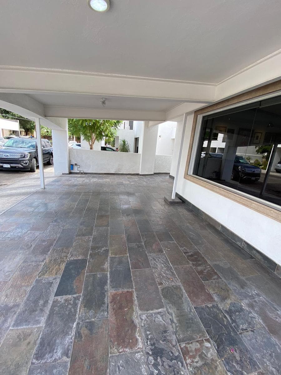 House for Sale in Colonia Lomas Altas, a few blocks from Ignacio Soto Boulevard in Hermosillo, Sonora