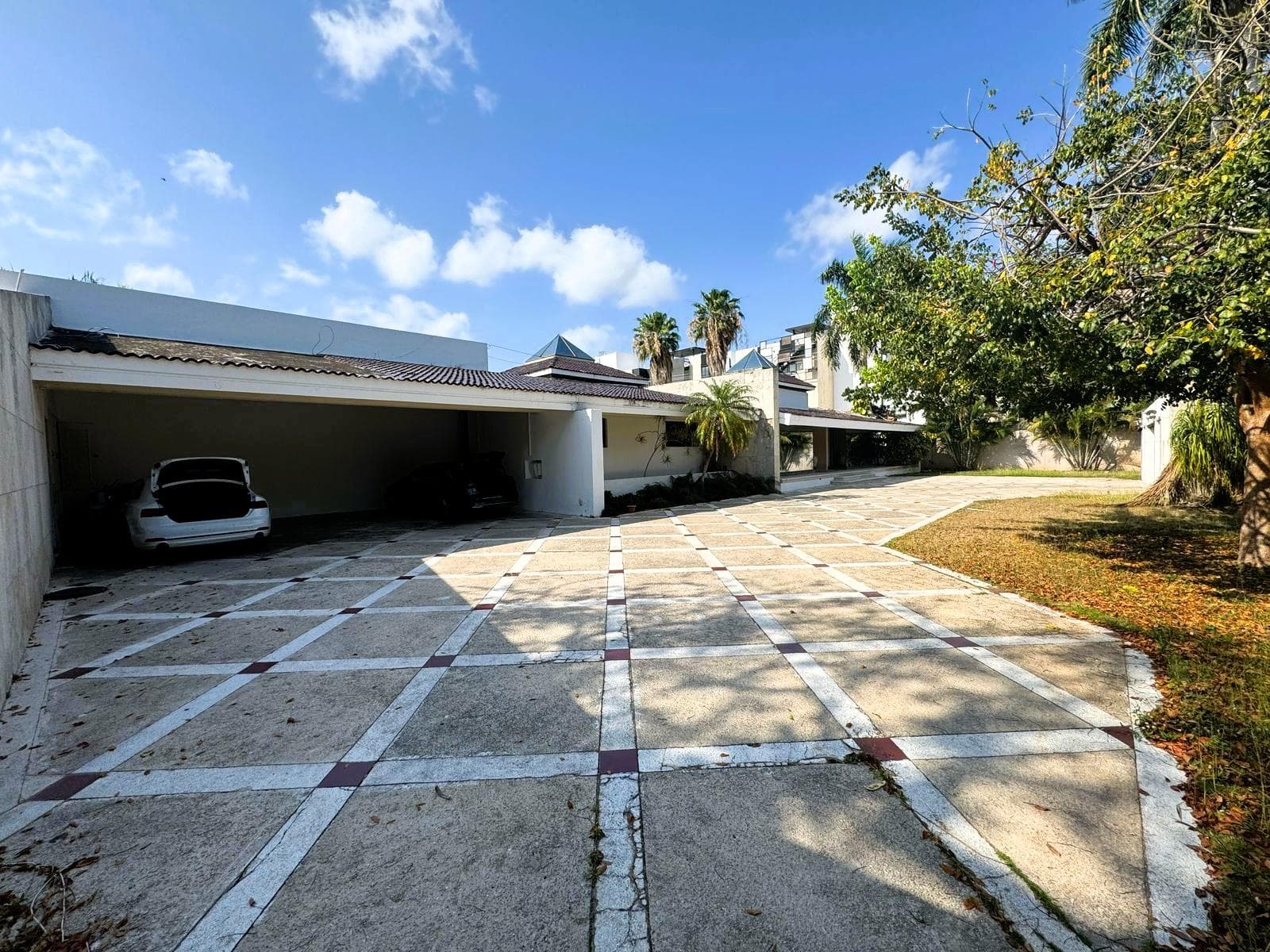 For Rent: Commercial Space or Corporate Offices. Northern Merida