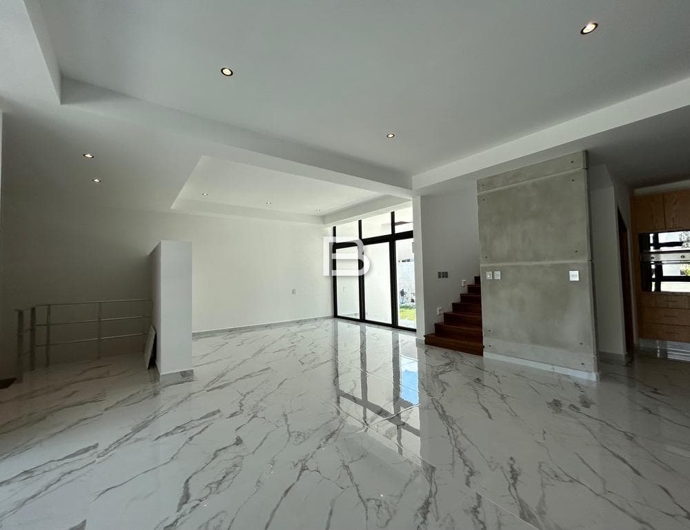 Puerto Cancun Laguna Uno House for Sale