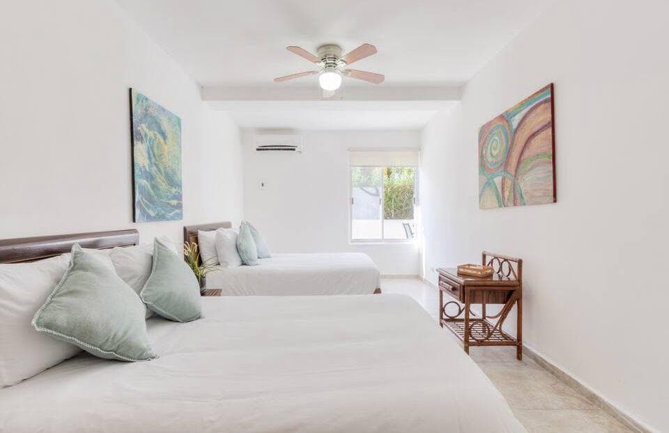 Condominium Apartment with a View of the Lagoon