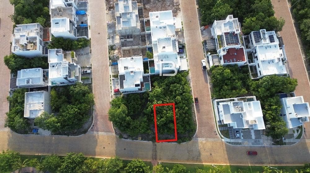 Río Residential Development: Land for Sale with Park Frontage