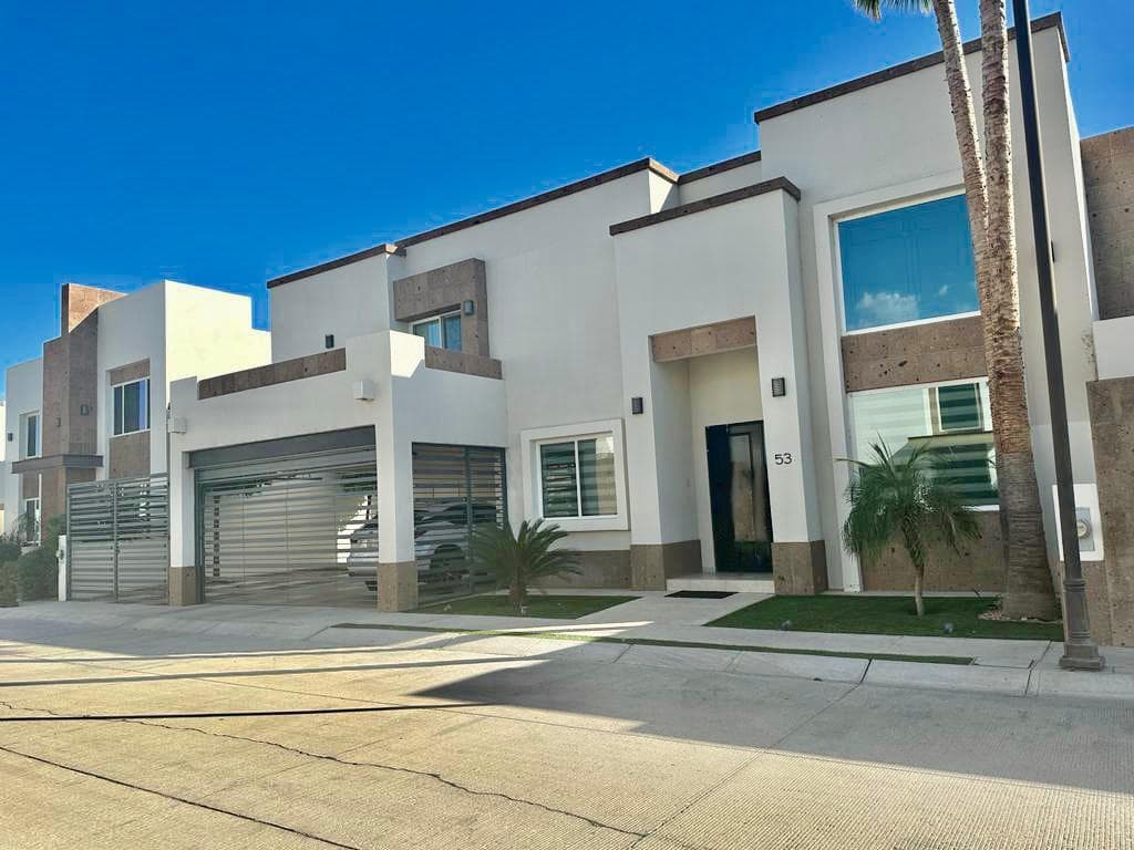 House for sale in La Rioja Poniente, Hermosillo Residential Area, Sonora.