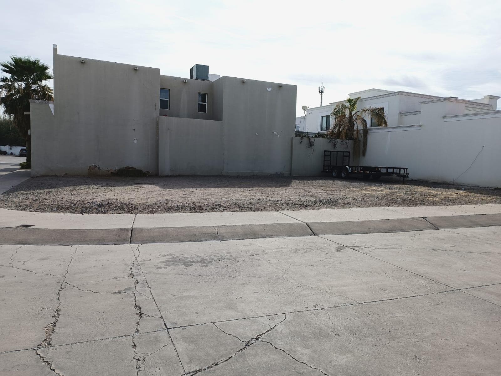 Land in Residential lot for sale (corner lot) Hermosillo, Sonora.