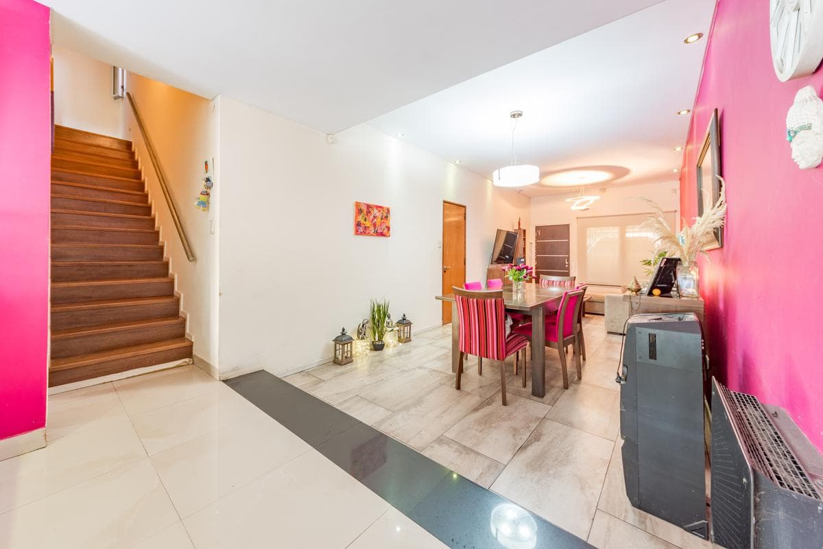 FOR SALE - 4-bedroom house - Fisherton, Rosario.