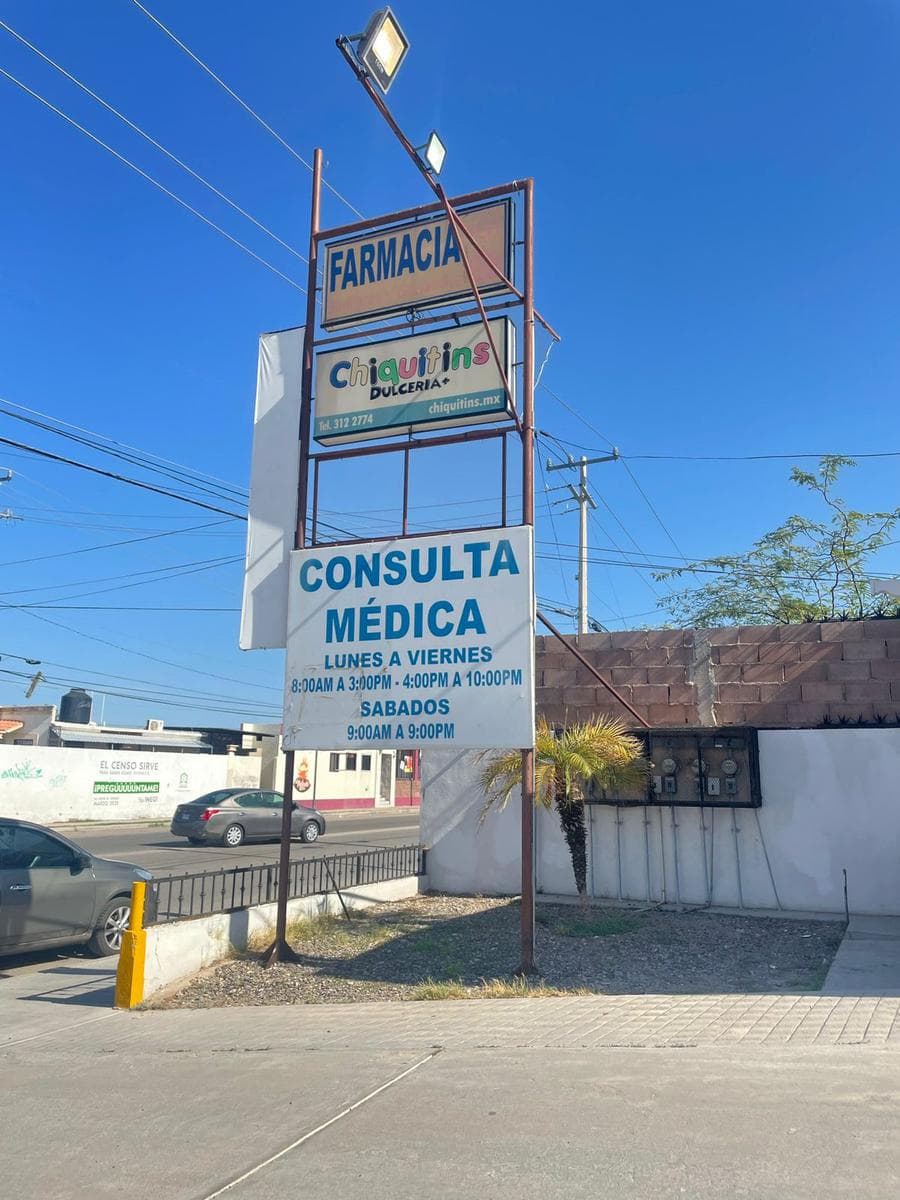 Commercial spaces (plaza) for sale. On Quintero Arce Blvd. (Real del Carmen)