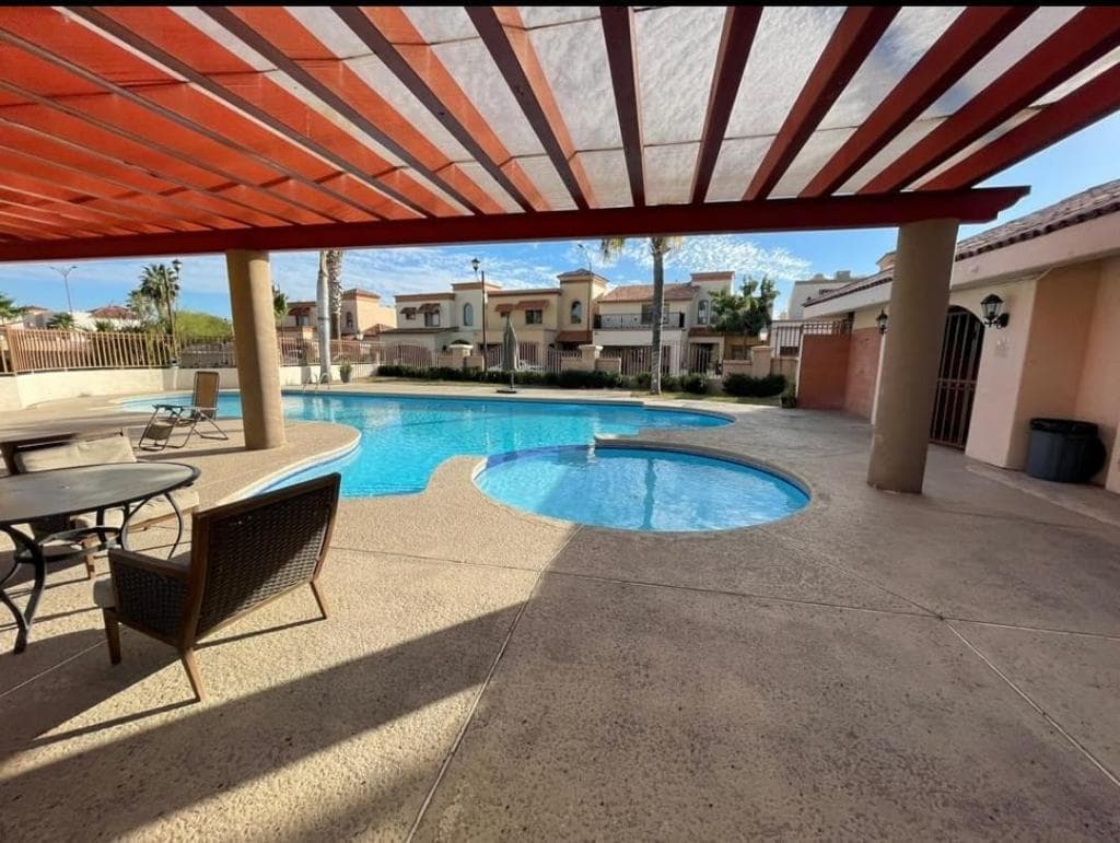 House for sale in Valle del Lago, Al Poniente Residential Community, Hermosillo.
