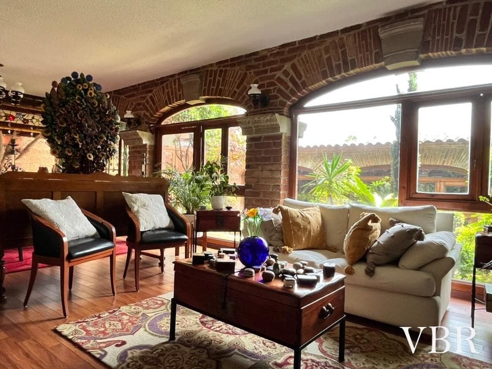 Beautiful home with 24-hour security in Lomas de San Ángel Inn