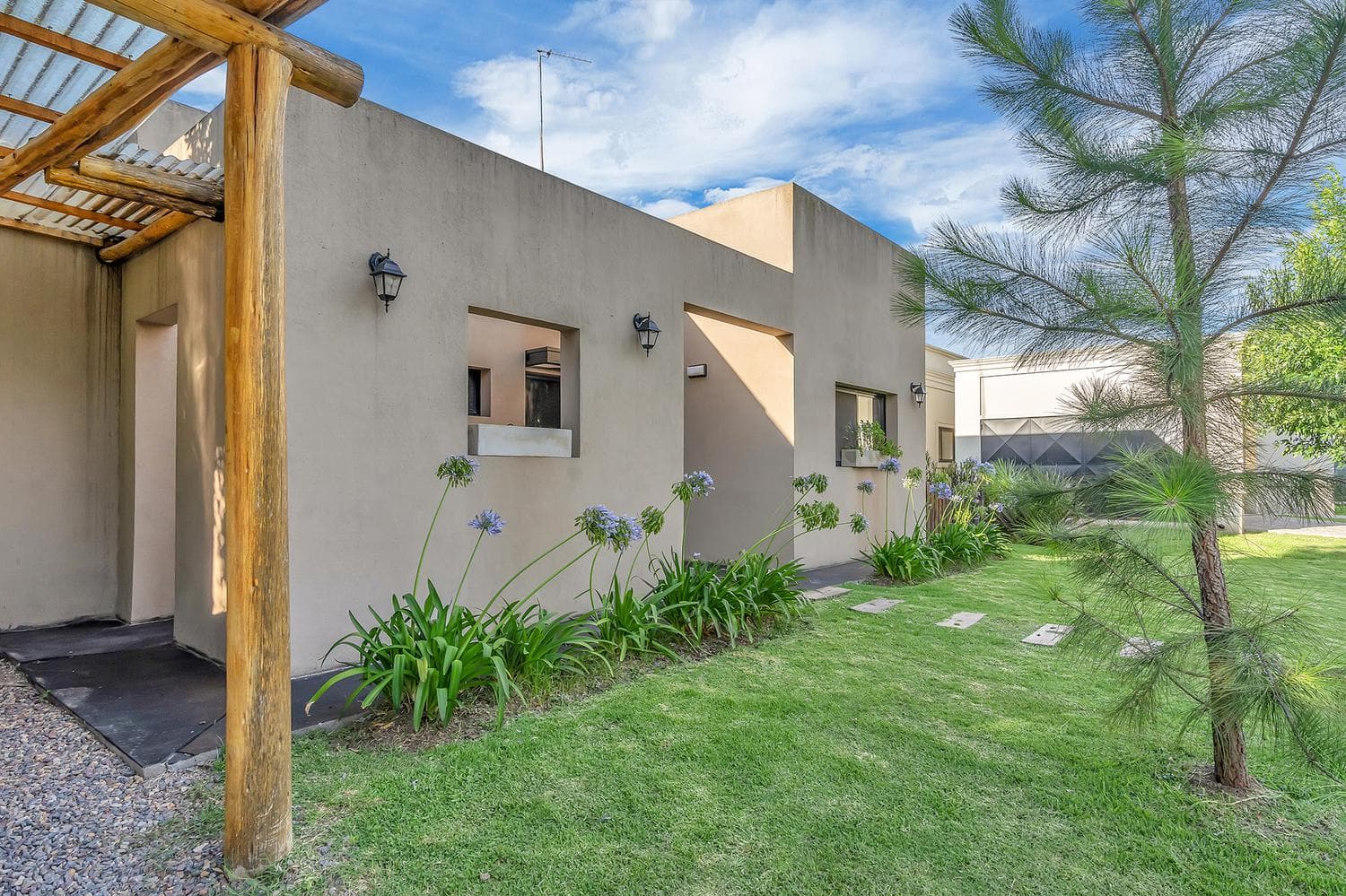 Great Deal!! House for Sale in Manzanares Chico