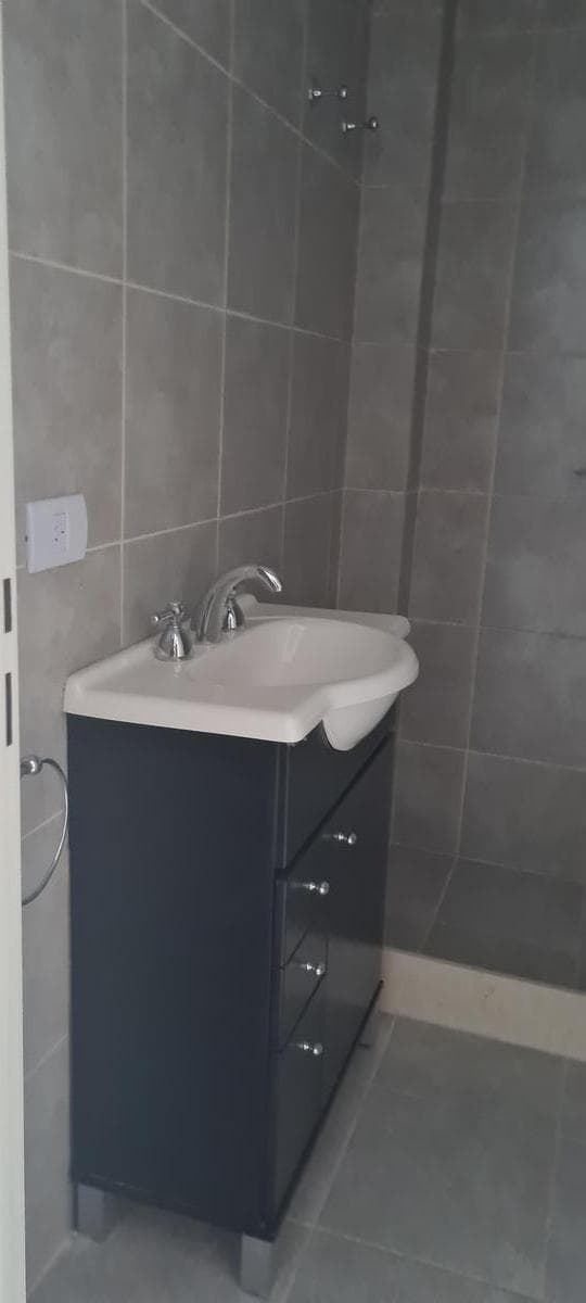 Lemos Real Estate LNI 202 - Agora III - 46 Plaza