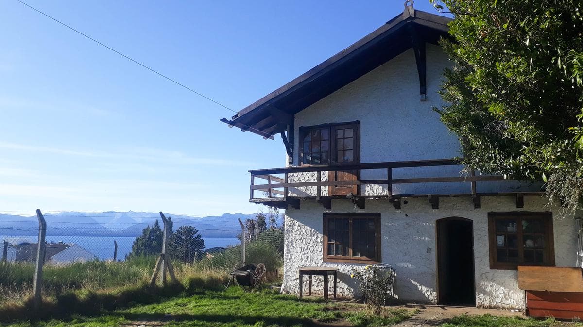 Urban lot with improvements - Ideal for a building with a view of Lake Bariloche