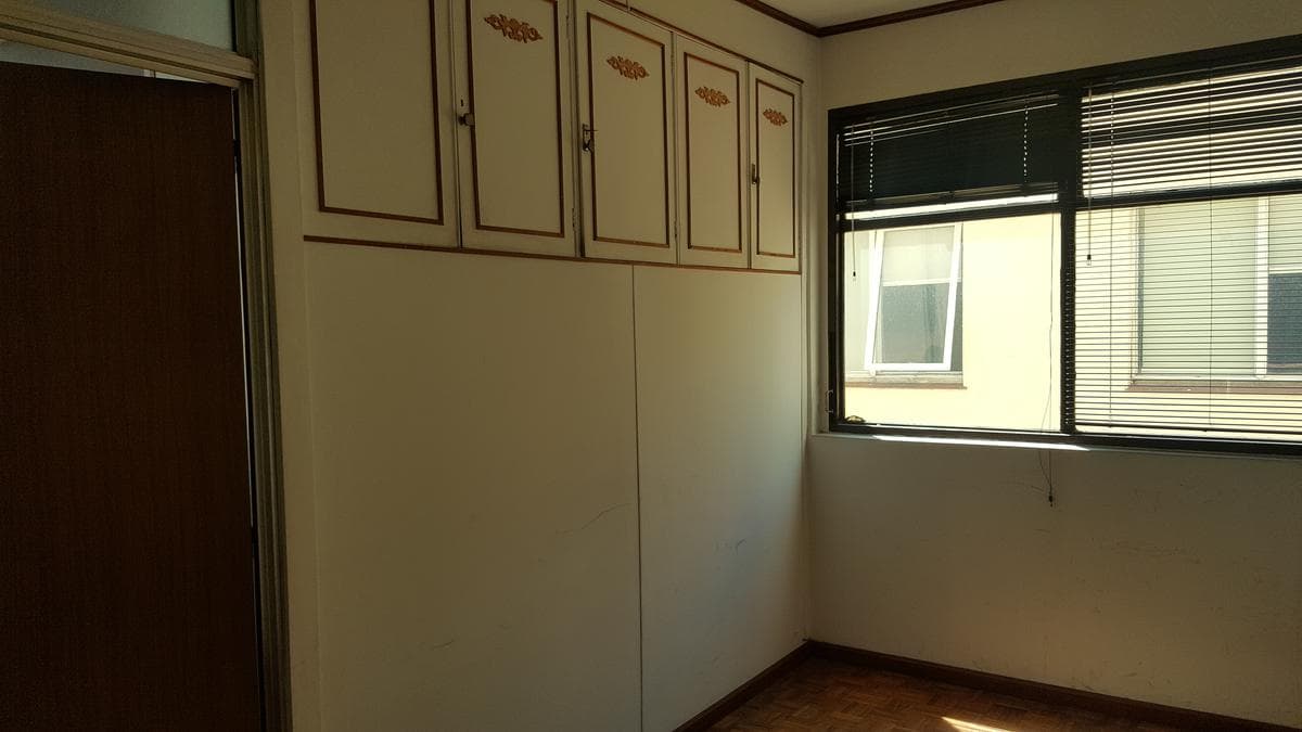 BRIGHT, UPPER-FLOOR OFFICE FOR SALE - SAN NICOLÁS - READY TO USE - SCHOOL OF ECONOMIC SCIENCES
