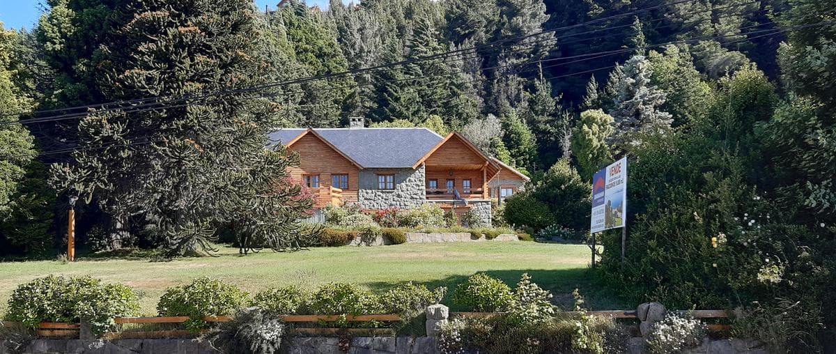 Excellent property on Av. Bustillo, km 1 - Bariloche