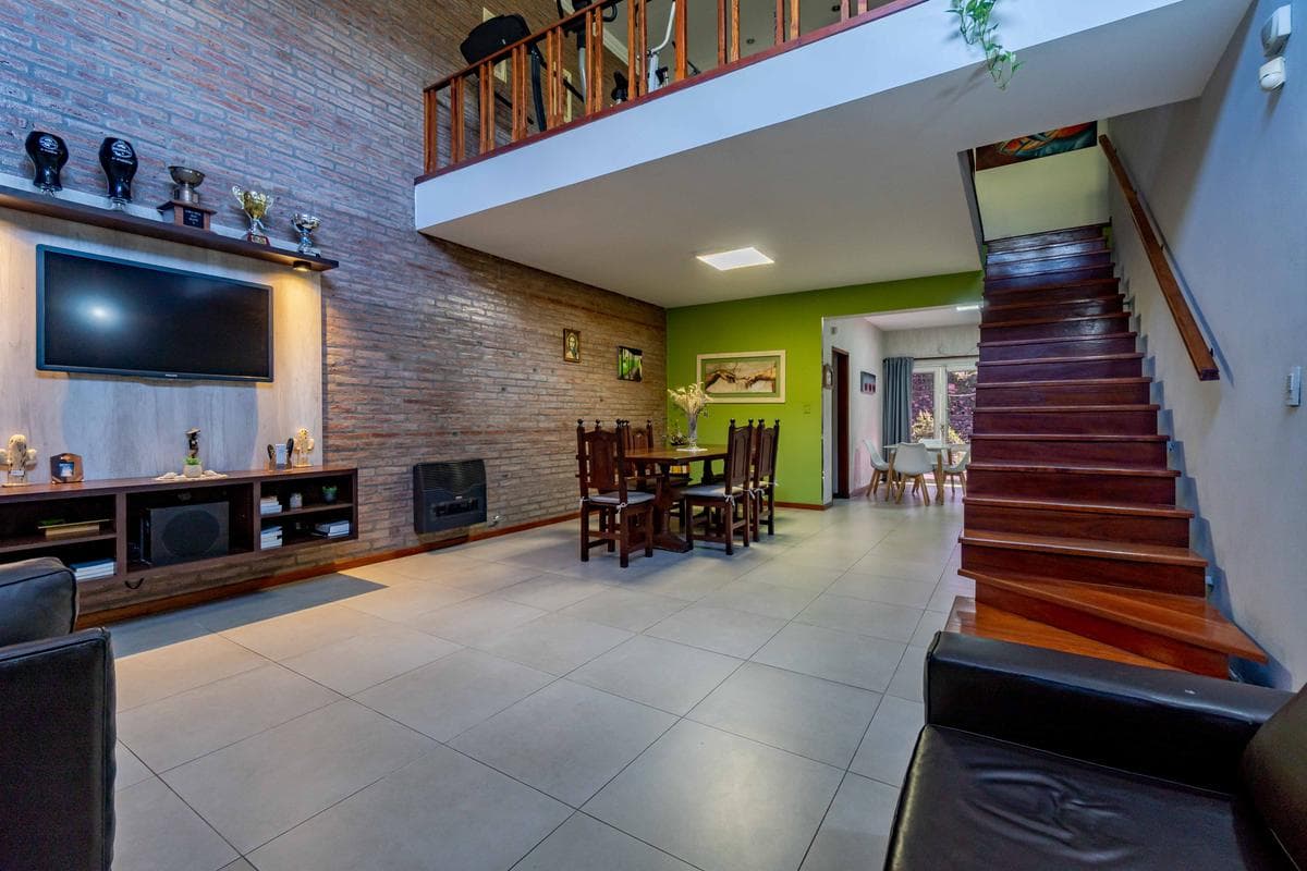 FOR SALE - 4-bedroom house with pool and shed - Urquiza, Rosario