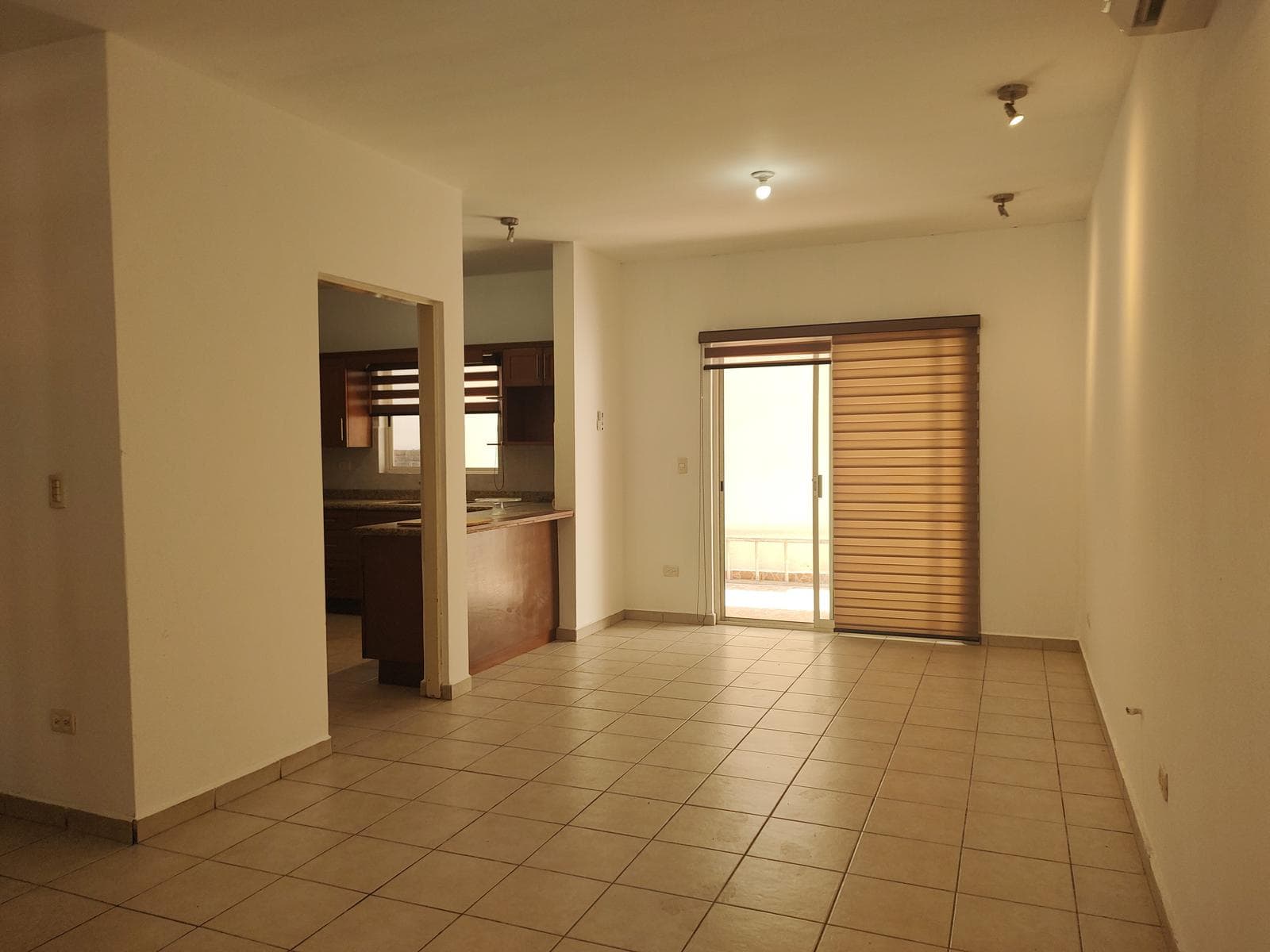 House for Rent in Fontanares: 3 Bedrooms