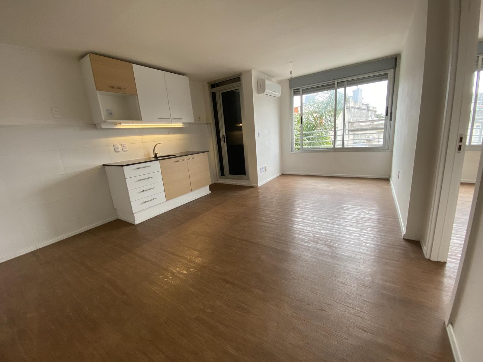 1-Bedroom Apartment for Rent, on a main avenue, building with amenities, Tres Cruces