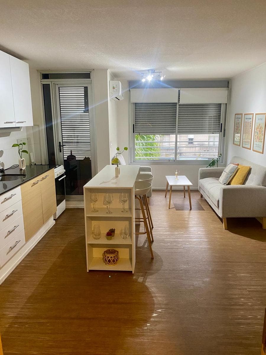 One-bedroom apartment, terrace, on a main avenue, building with amenities