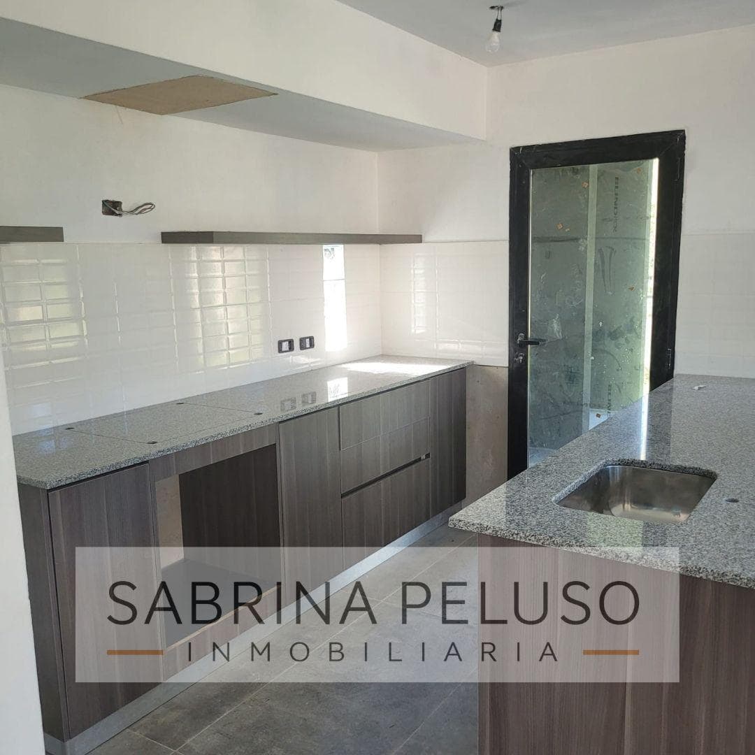 Minimalist 4-Bedroom House for Sale in the Altos del Monte Gated Community