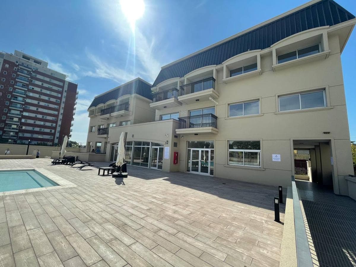 3-ROOM APARTMENT FOR SALE WITH PREMIUM GARAGE AT KLOVER PLAZA - Barrio Parque, Bernal